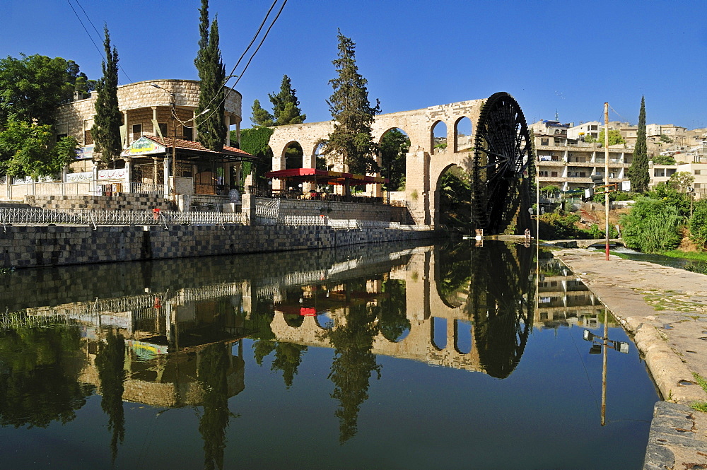 Noria waterwheel on the Orontes River in Hama, Syria, Middle East, West Asia