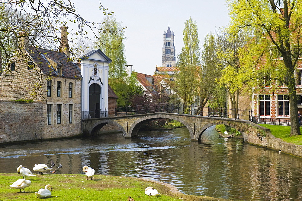 Entrance of the Bruges Beguinage Ten Wijngaerde, Unesco World Heritage Site, historic centre of Bruges, Belgium, Europe