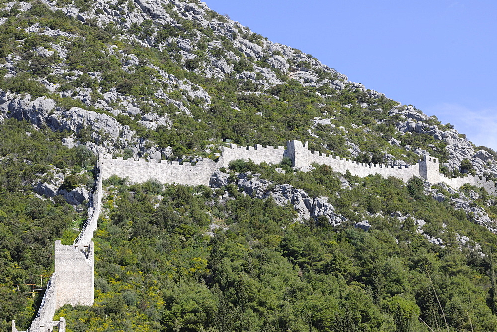 Fortification wall, Ston, Peljesac peninsula, Croatia, Europe