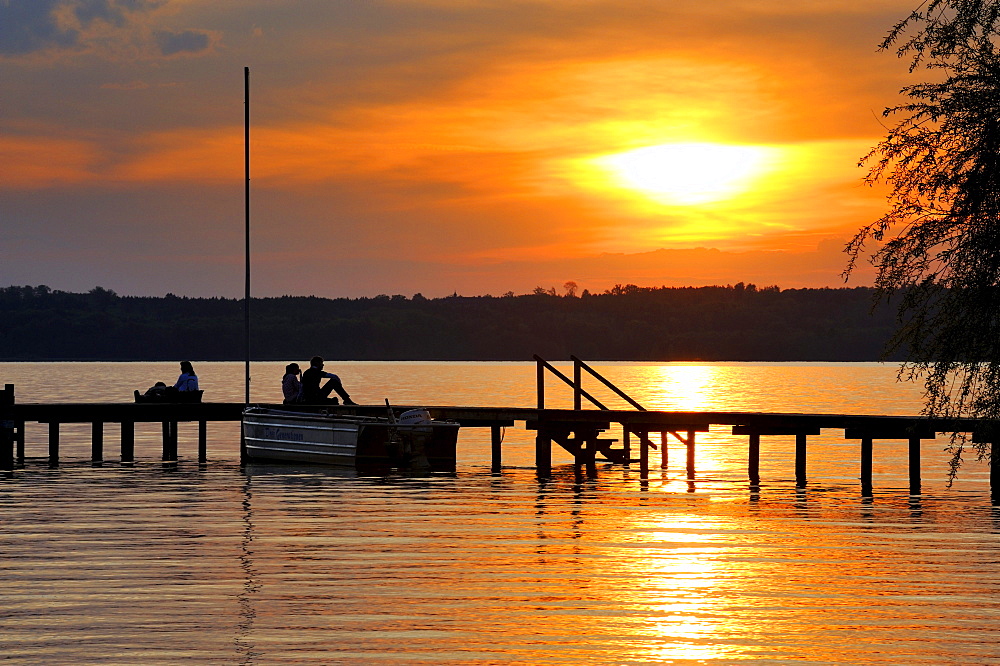 Sunset on Starnberger See or Lake Starnberg at St. Heinrich, Upper Bavaria, Bavaria, Germany, Europe