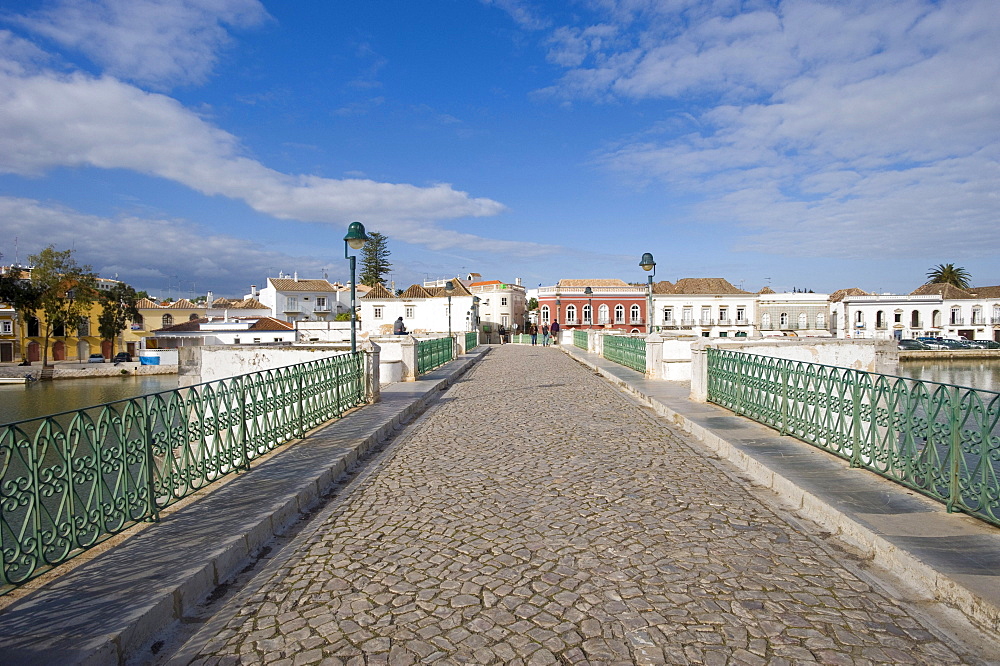 Ponte Romana, Roman bridge over the Rio Gilao river, Tavira, Algarve, Portugal, Europe