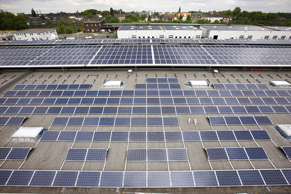 Construction of a large photovoltaic system on several rooftops, 16000 square metres, Gelsenkirchen, North Rhine-Westphalia, Germany, Europe