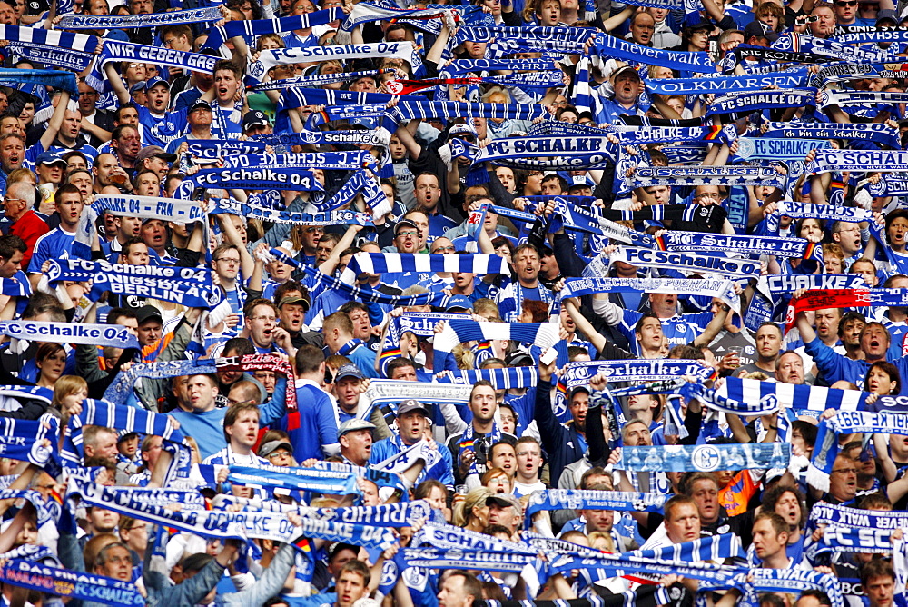 Last home match of the season of FC Schalke 04 against Werder Bremen 0:2, Veltins Arena, formerly Arena AufSchalke, home stadium of FC Schalke 04, Gelsenkirchen, North Rhine-Westphalia, Germany, Europe