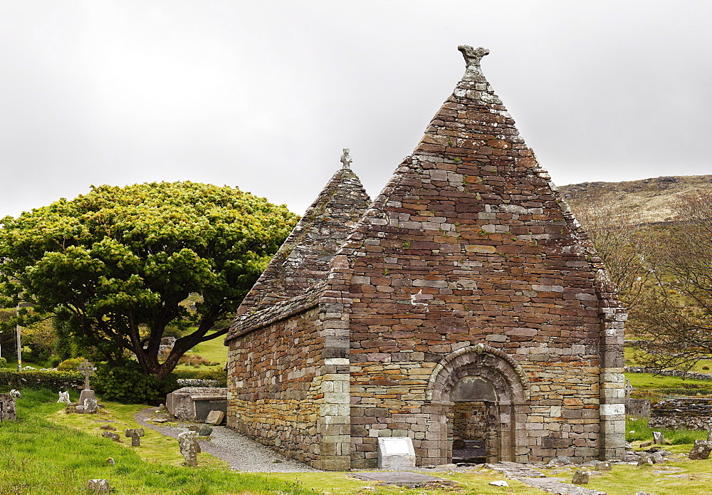 Former monastery Kilmalkedar Church, Dingle Peninsula, County Kerry, Ireland, British Isles, Europe