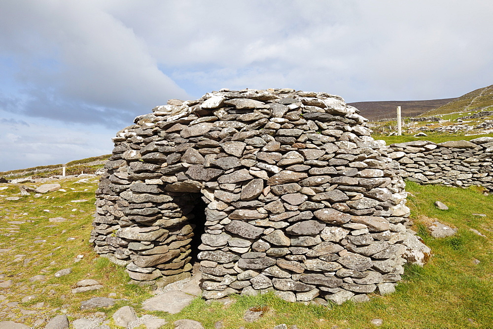 Glenfahan Beehive Hut, Slea Head, Dingle Peninsula, County Kerry, Ireland, British Isles, Europe