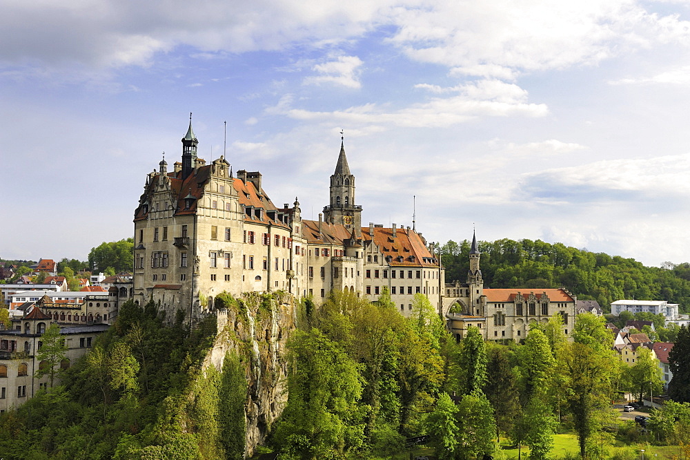 Schloss Sigmaringen castle in the evening sun, Landkreis Sigmaringen district, Baden-Wuerttemberg, Germany, Europe