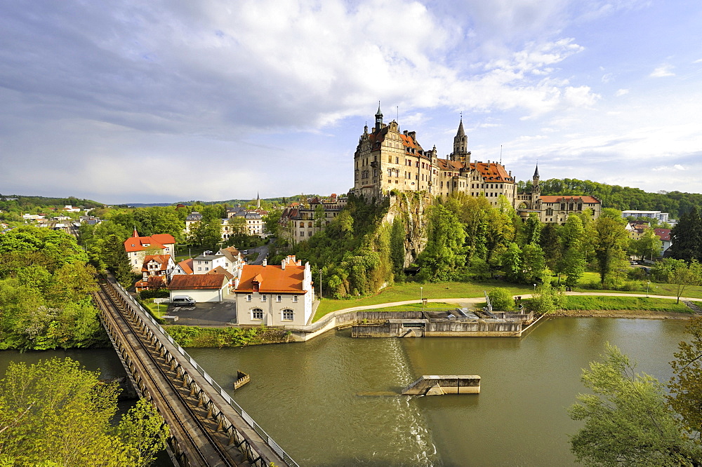 Schloss Sigmaringen castle with the Donaukraftwerk power plant and the railway bridge over the Danube, Landkreis Sigmaringen district, Baden-Wuerttemberg, Germany, Europe