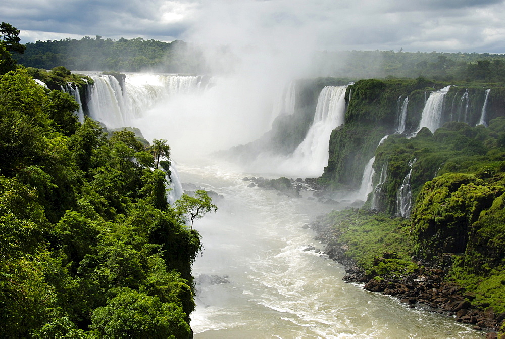 Iguazu Falls, riverbanks on the Brazilian side, Iguazu River, Brazil, South America