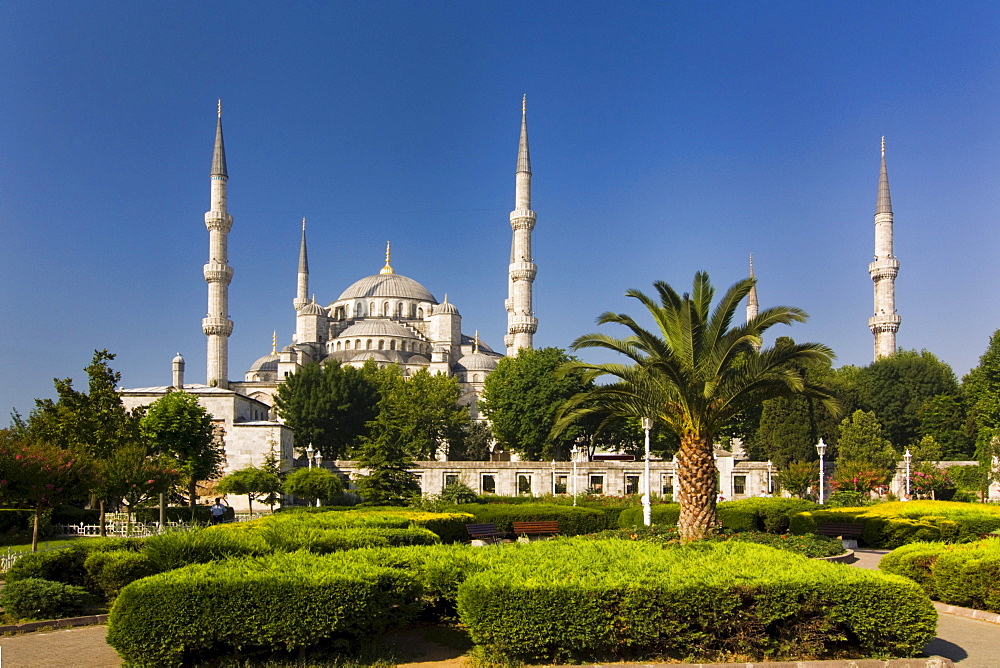 Sultan Ahmed Mosque, Sultanahmet Camii or Blue Mosque, Istanbul, Turkey