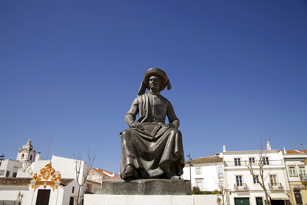 Memorial to Henry the Navigator, Infante D. Henrique, on the Praca da Republica in Lagos, Algarve, Portugal, Europe