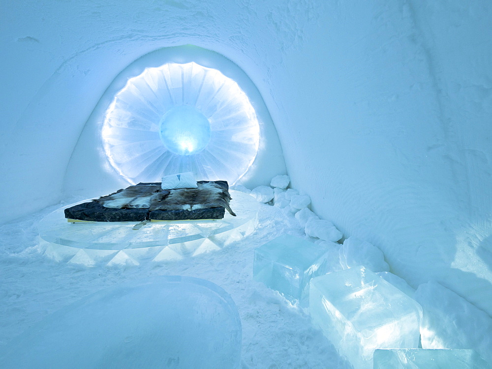 A bedroom in the ice hotel in Jukkasjaervi, Kiruna, Lappland, northern Sweden, Sweden, Europe