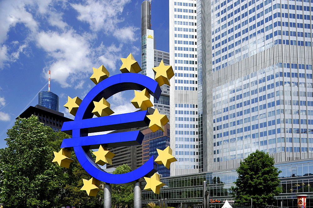 Euro sign, Commerzbank Tower, European Central Bank, ECB, Willy-Brandt-Platz square, financial district, Frankfurt am Main, Hesse, Germany, Europe