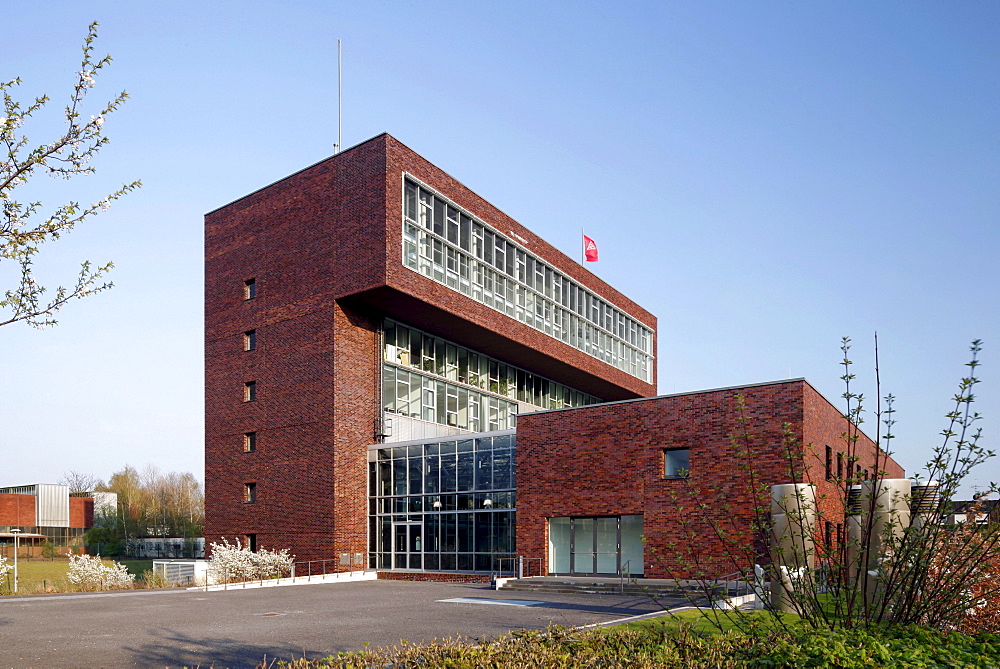 Jahrhunderthaus, Century House, headquarters of the I.G. Metall trade union, Bochum, Ruhr, North Rhine-Westphalia, Germany, Europe