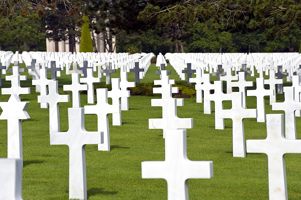 Crosses, made of marble, American military cemetery at Omaha Beach near Colleville sur Mer, Normandy, France, Europe