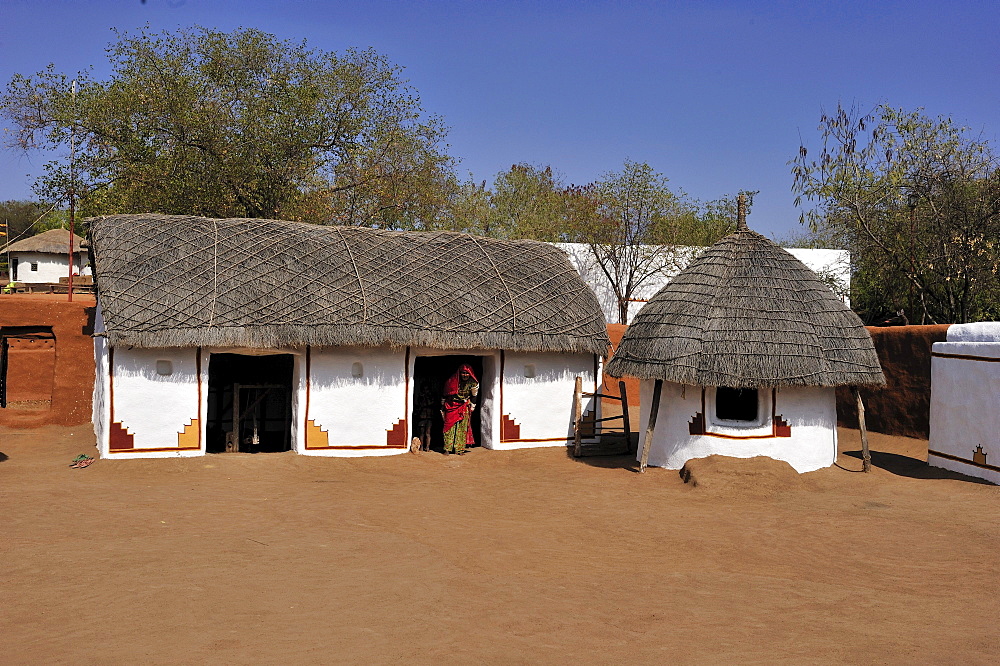 Traditional house with thatched roof, Shilpgram near Udaipur, Thar Desert, Rajasthan, India, Asia