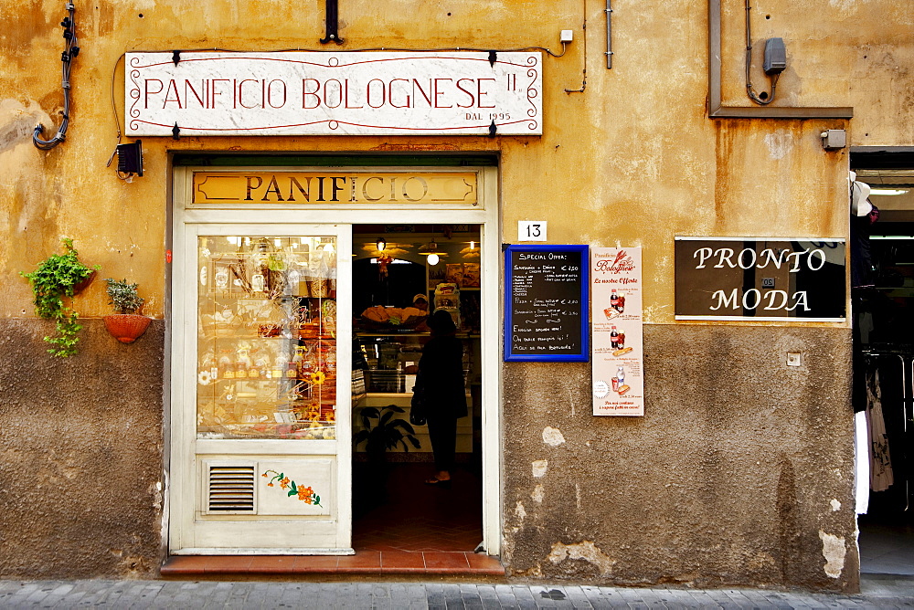 Bakery in the historic district of Pisa, Tuscany, Italy, Europe