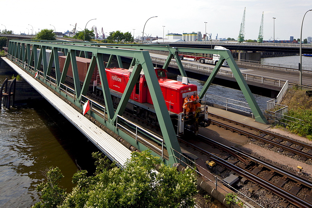 Railway bridge, Hamburg, Germany, Europe