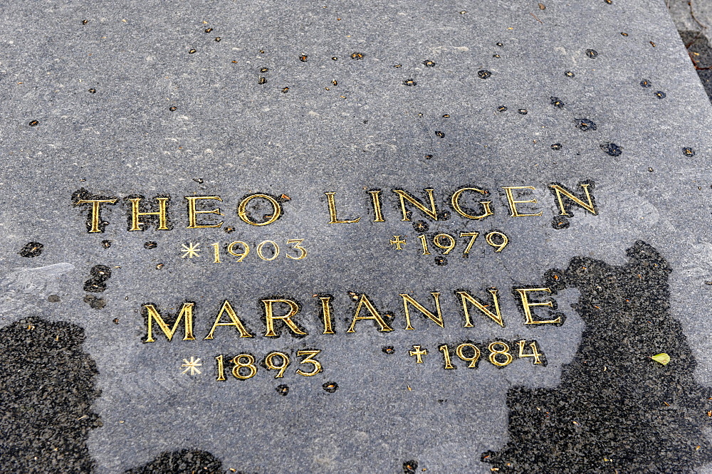 Grave of Theo Lingen, actor, Wiener Zentralfriedhof, Vienna's central cemetery, honorary grave, Vienna, Austria, Europe