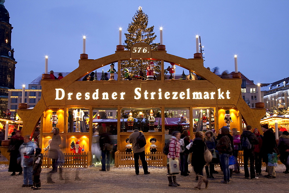 Schwibbogen arch on the Striezelmarkt Christmas market, Altmarkt square, Dresden, Saxony, Germany, Europe