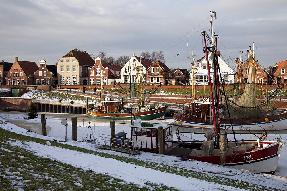 Fishing boats in the harbour, Greetsiel, Krummhoern, East Frisia, Lower Saxony, North Sea, Germany, Europe