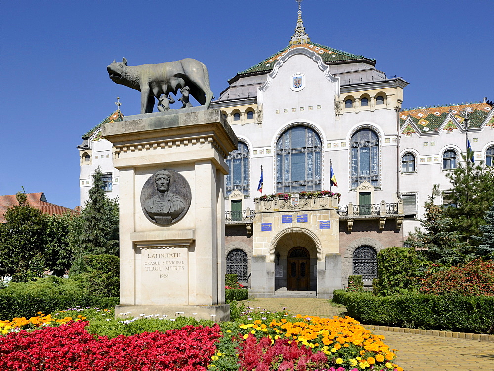 Art Nouveau Palace of Culture with statue of Romulus and Remus, Targu Mures, Mure& County, Transylvania, Romania, Europe