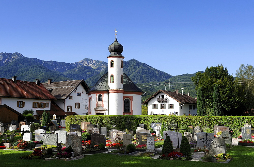 Heilig-Kreuz-Kapelle chapel and cemetery of Schlehdorf on Lake Kochel, Bavaria, Germany, Europe