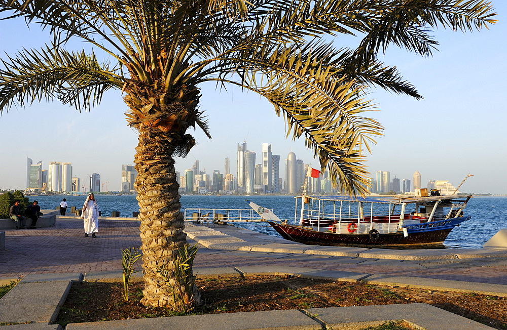 View from the Corniche to the skyline of Doha, West Bay District, Doha, Qatar, Arabian Peninsula, Persian Gulf, Middle East, Asia