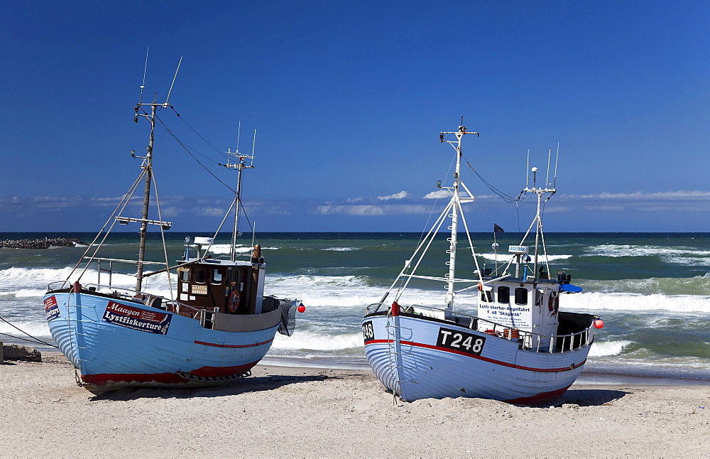 Fishing boats on the beach of Norre Vorupor, Noerre Vorupoer, North Sea, Thy district, northern Jutland, Jutland peninsula, Denmark, Europe