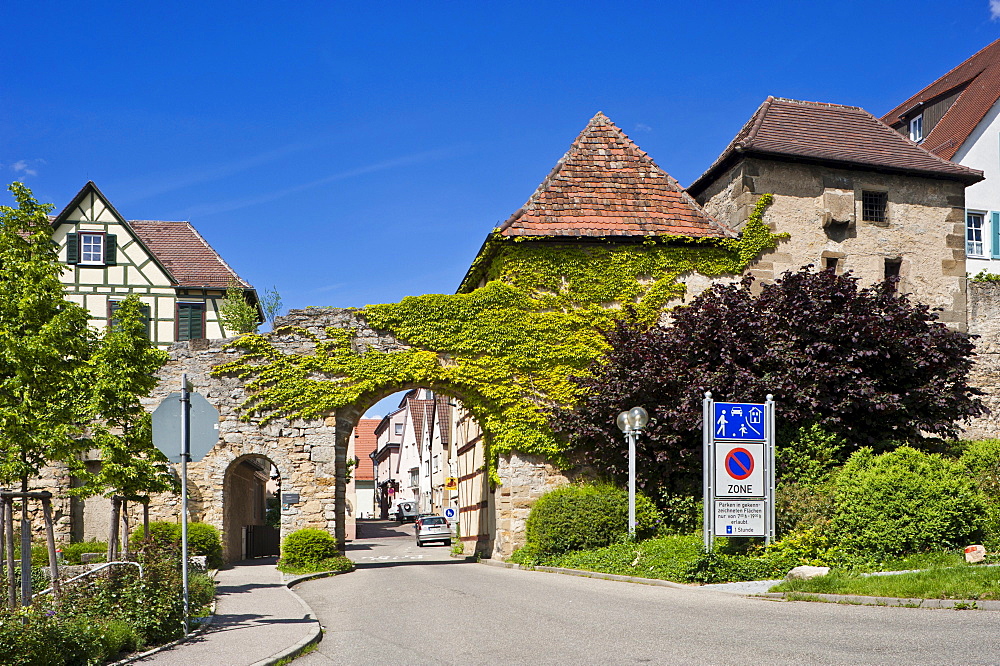 Former town wall with Grabentor gate and Diebsturm tower, Marbach am Neckar, Neckar valley, Baden-Wuerttemberg, Germany, Europe