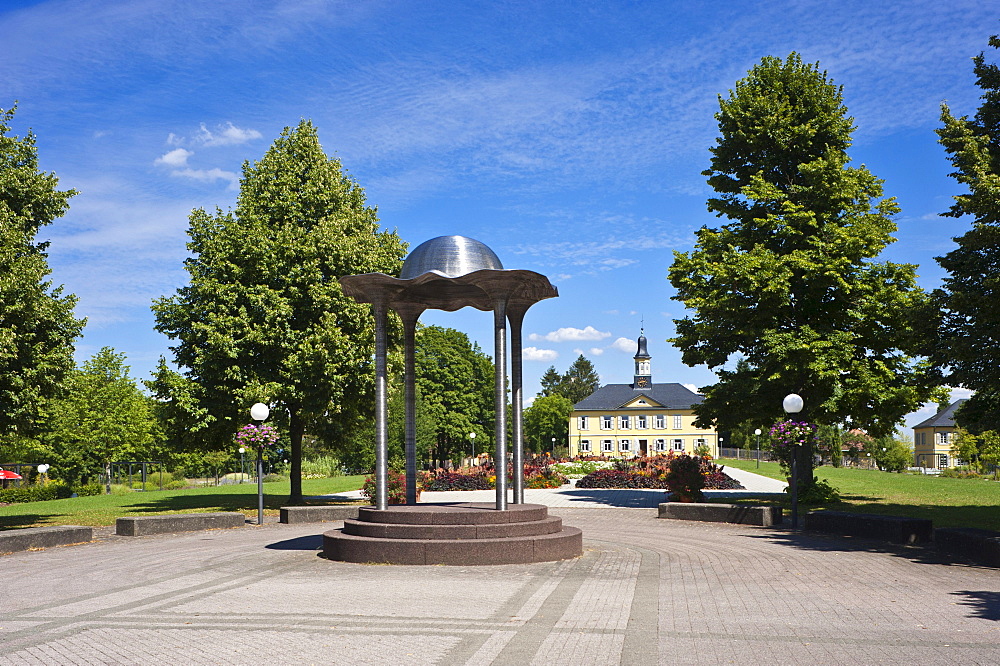 Saline Park with the Monopteros round temple and Saline Office Building, Bath Rappenau, Neckar, Baden-Wuerttemberg, Germany, Europe