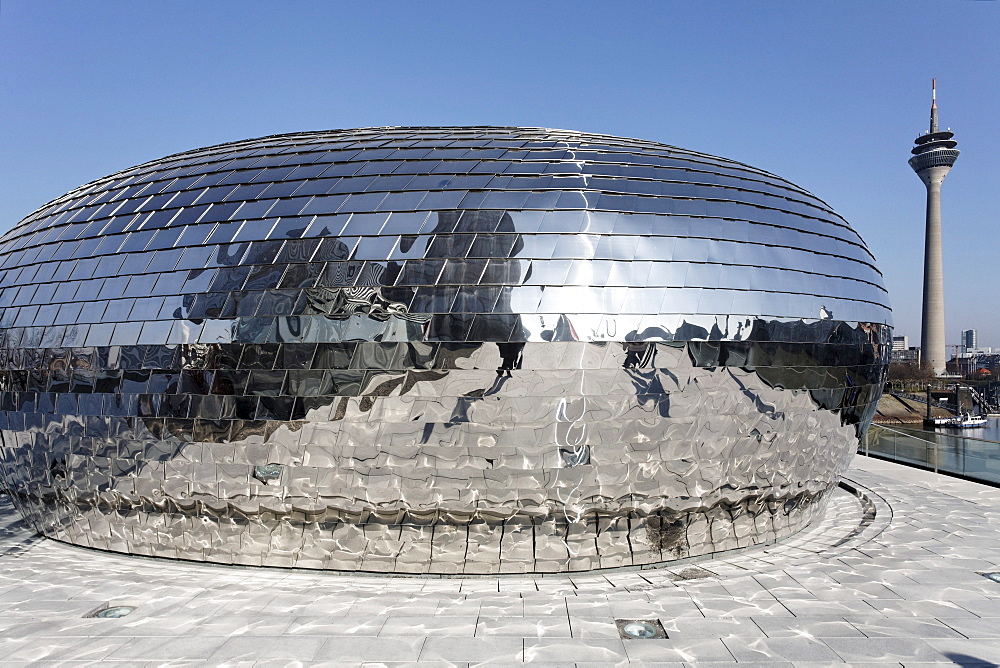 Pebbles Bar, the futuristic 360-degree bar of the Hyatt Hotel on the Hafenspitze, Medienhafen harbour, Duesseldorf, North Rhine-Westphalia, Germany, Europe