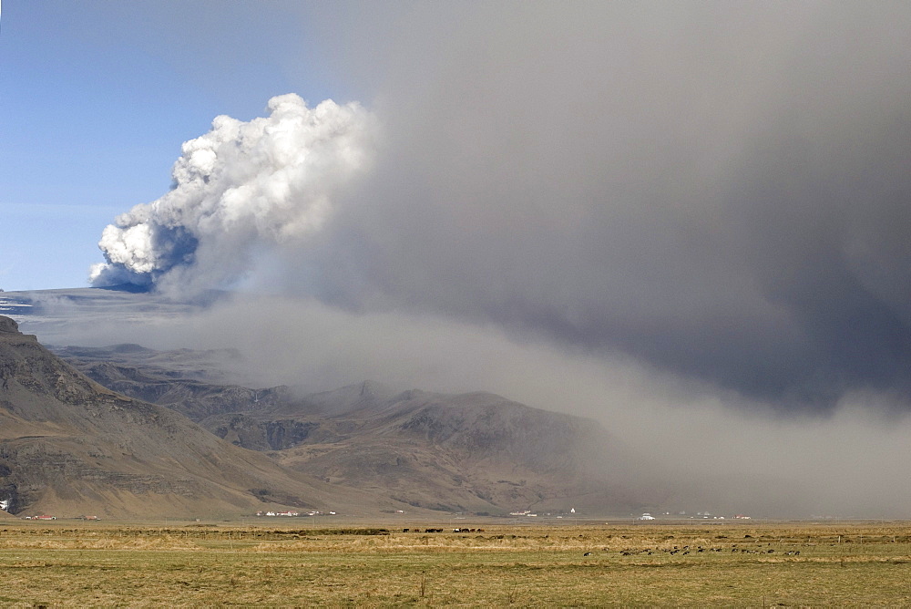 Eyjafjallajoekull volcano, ash cloud, South Iceland, Iceland, Europe