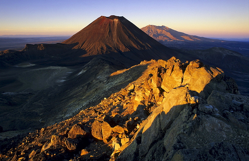 Mount Ngauruhoe and Mount Ruapehu, active volcanoes of the North Island of New Zealand, Tongariro National Park Ruapehu District, Manawatu-Wanganui, North Island, New Zealand