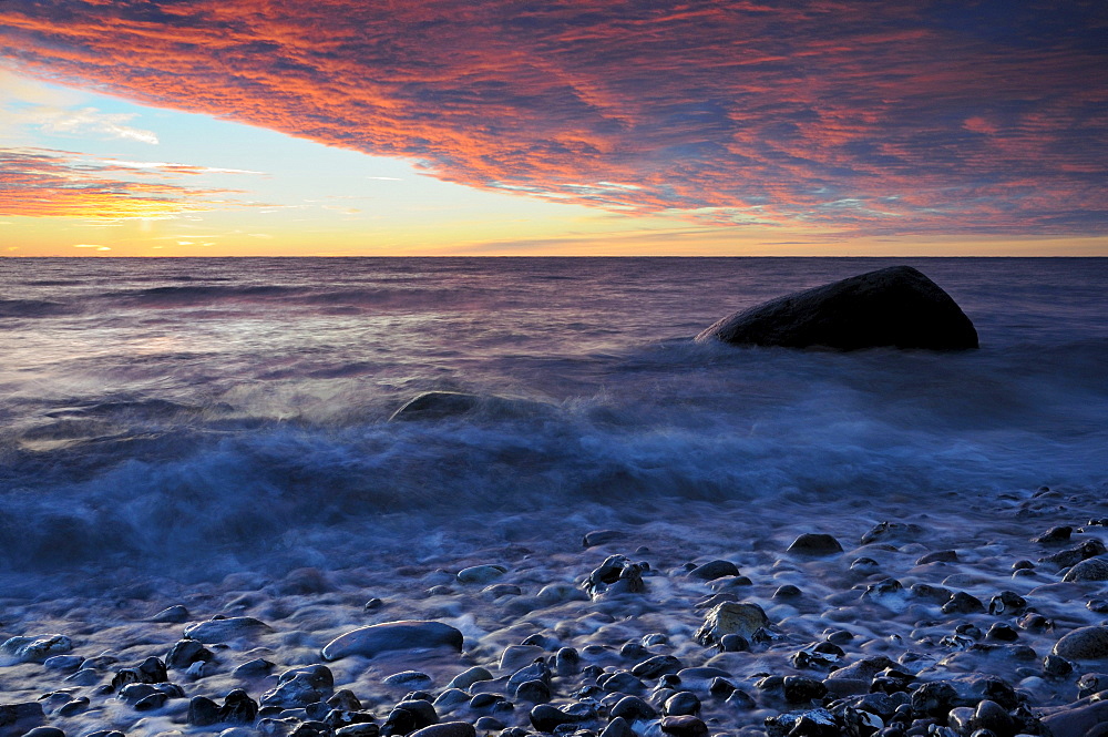 Sunrise on the beach, Baltic Sea, Ruegen, Mecklenburg-Western Pomerania, Germany, Europe