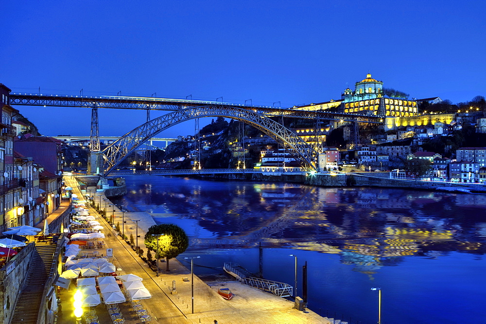 Cais da Ribeira, facing the bridge Ponte de Dom Luis I, Ribeira Quay, behind the monastery Mosteiro da Serra do Pilar, Vila Nova de Gaia, Rio Douro River, Porto, a UNESCO World Heritage Site, Portugal, Europe