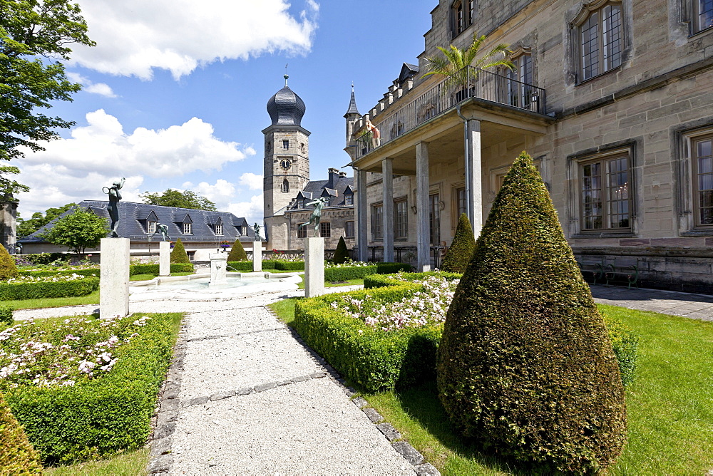 Castle gardens, Schloss Callenberg palace, hunting lodge and summer residence of the Dukes of Saxe-Coburg and Gotha, Coburg, Upper Franconia, Bavaria, Germany, Europe