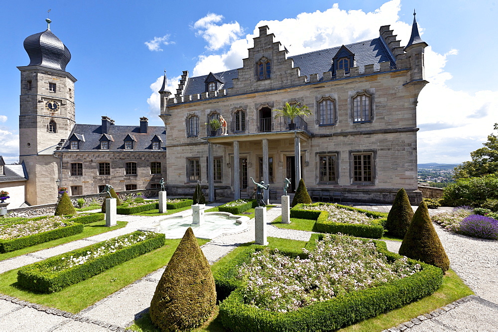 Castle gardens, Schloss Callenberg palace, hunting lodge and summer residence of the Dukes of Saxe-Coburg and Gotha, Coburg, Upper Franconia, Bavaria, Germany, Europe