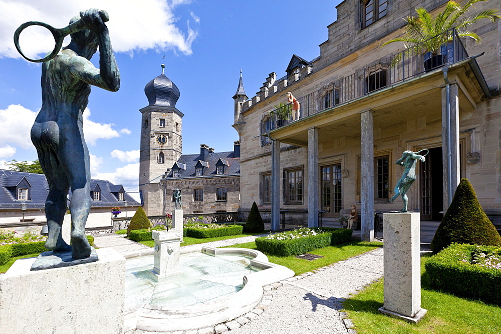 Castle gardens, Schloss Callenberg palace, hunting lodge and summer residence of the Dukes of Saxe-Coburg and Gotha, Coburg, Upper Franconia, Bavaria, Germany, Europe