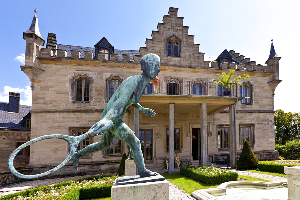 Castle gardens, Schloss Callenberg palace, hunting lodge and summer residence of the Dukes of Saxe-Coburg and Gotha, Coburg, Upper Franconia, Bavaria, Germany, Europe