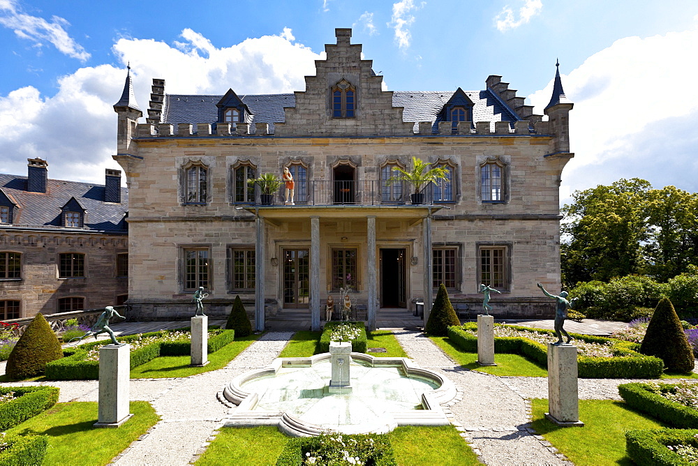 Castle gardens, Schloss Callenberg palace, hunting lodge and summer residence of the Dukes of Saxe-Coburg and Gotha, Coburg, Upper Franconia, Bavaria, Germany, Europe