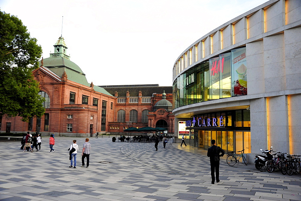 Lilien Carre shopping centre at the central railway station, Wiesbaden, capital of Hesse, Germany, Europe