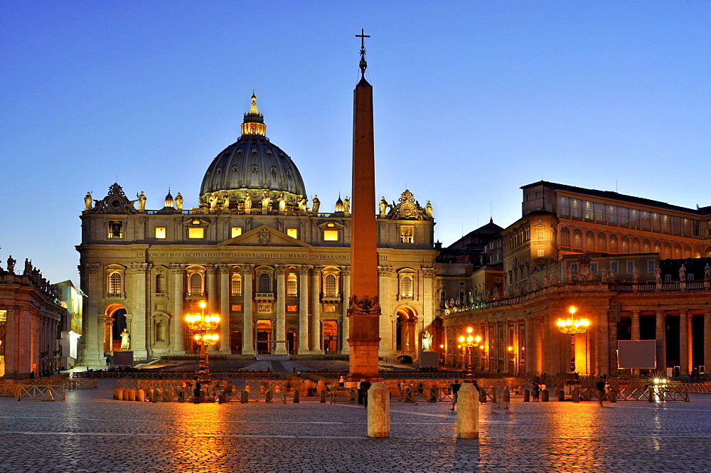 St. Peter's Basilica, obelisk, Apostolic Palace, St. Peter's Square, Vatican City, Rome, Lazio, Italy, Europe