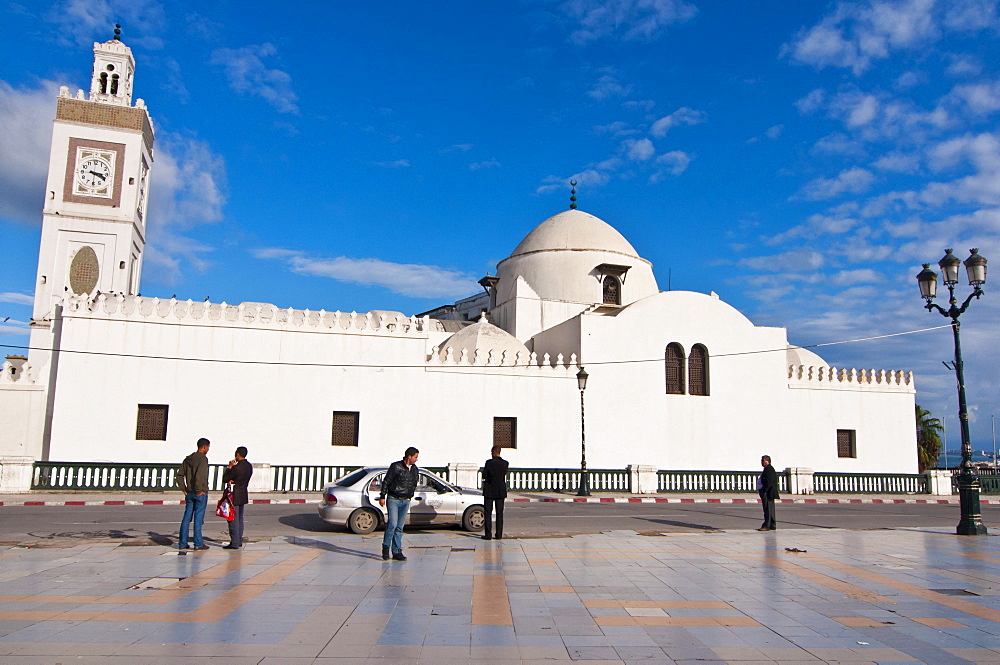 Mosque Jamaa-el-Jedid or Mosque of the Fishermen on Martyrs' Square in Algiers, Algeria, Africa