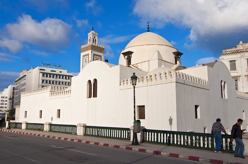 Mosque Jamaa-el-Jedid or Mosque of the Fishermen on Martyrs' Square in Algiers, Algeria, Africa