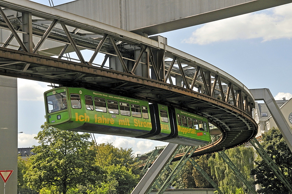 Monorail, Wuppertal, Bergisches Land, North Rhine-Westphalia, Germany, Europe