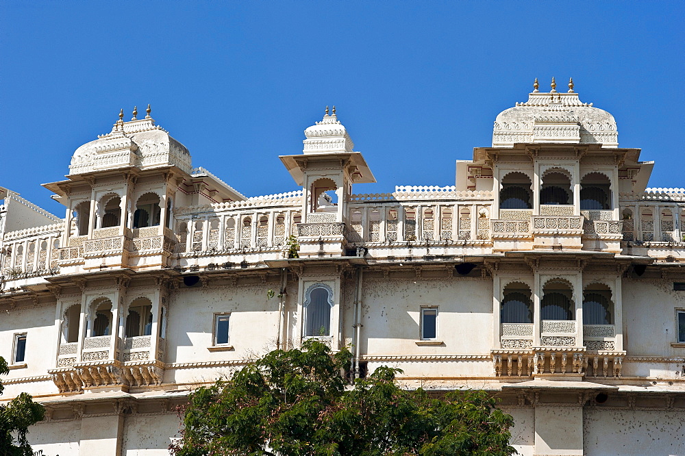 Partial view of the city palace of the Maharaja of Udaipur, palace, luxury hotel and museum, Udaipur, Rajasthan, India, Asia