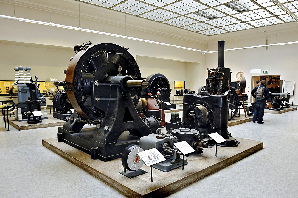 Revolving-field machine by Siemens and Halske in 1887, Department of Power Engineering, Deutsches Museum German museum, Munich, Bavaria, Germany, Europe