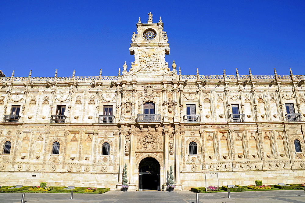 Parador San Marcos hotel, a former monastery, Plaza San Marcos, Leon, province of Castilla y Leon, Castile and Leon, Spain, Europe