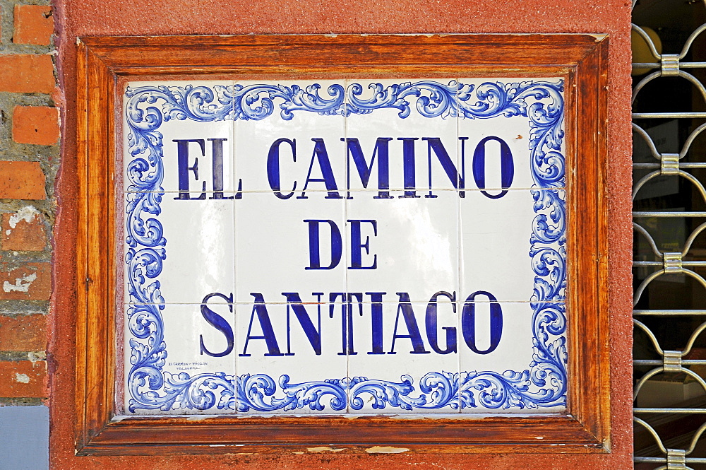 El Camino de Santiago, sign, Spanish tiles, azulejos, Leon, province of Castilla y Leon, Castile and Leon, Spain, Europe