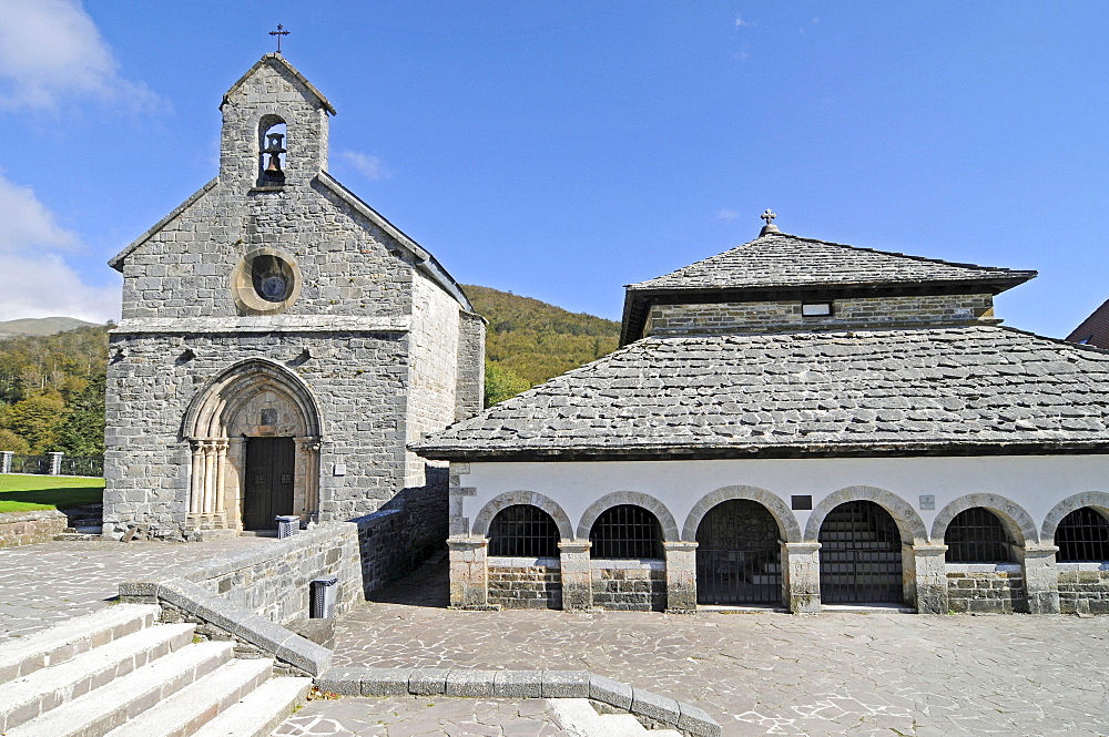 Church Real Colegiata de Roncesvalles, pilgrimage station, Camino de Santiago or the Way of St James, Roncesvalles, Orreaga, Pyrenees, Navarre, Spain, Europe